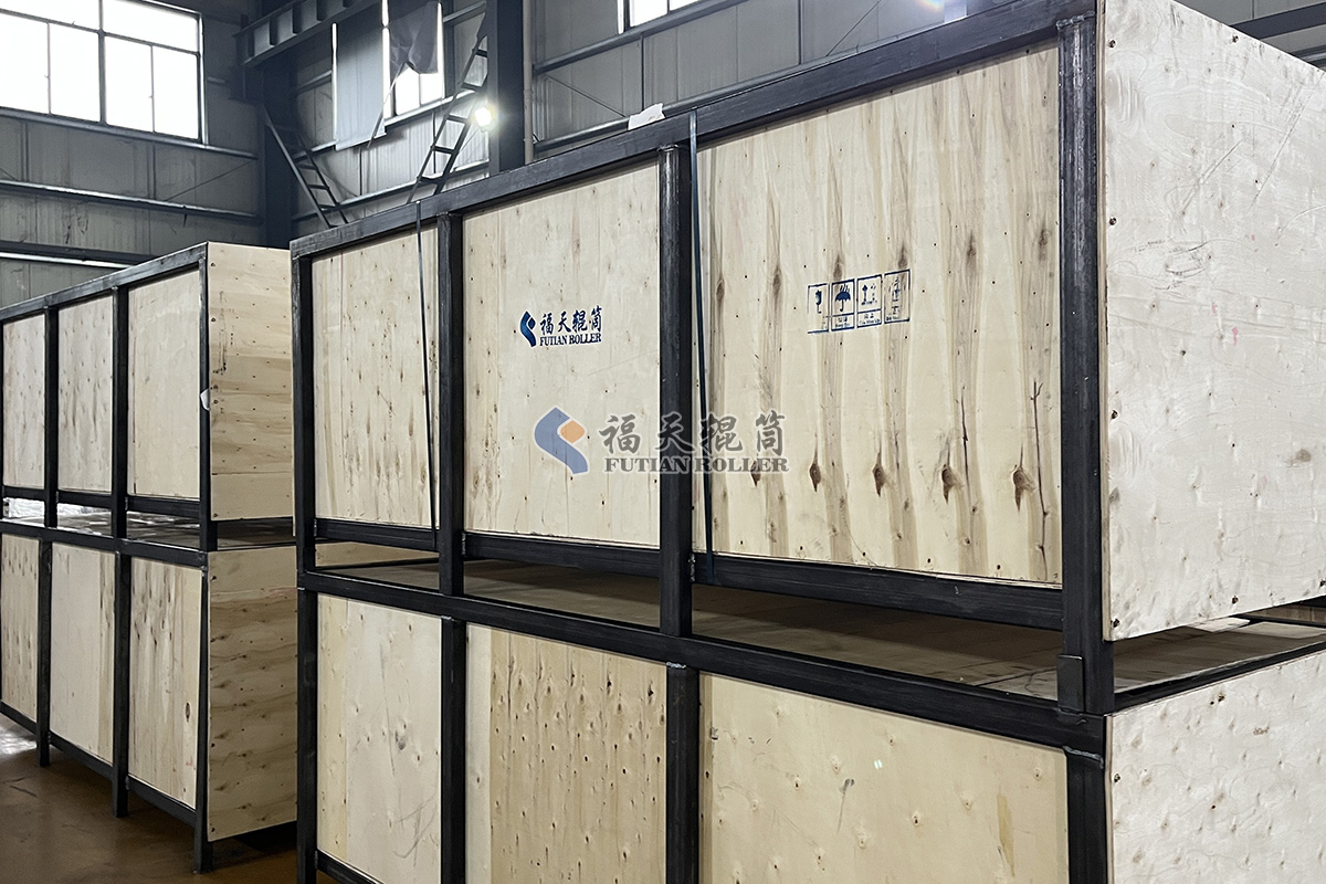 福天辊筒对包装机械公司出货一个集装箱1.jpg